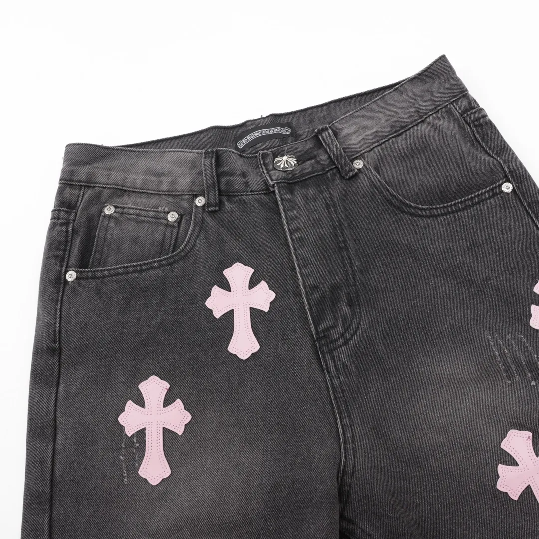 P220 model number Y829 Chromehearts/Chrome Hearts classic leather label cross denim trousers After the trousers are finished, they are subjected to heavy enzyme stone grinding and rinsing. Each pair is different in washing. The heavy washing process has many hidden secret details. The trousers featured this time are perfect in terms of shape and upper body. It is no exaggeration to say that it takes more time to make 20 short-sleeves than to make one pair of jeans. The fabric is made of 12.2 ounces of high-quality denim. Only denim with 12 ounces or more can have the unique high-end texture of denim. I am very satisfied with the proofing after several washes. Size:28-34